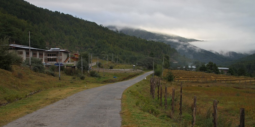 A heavenly view of a secluded road leading towards a cloudy Bumthang Valley in Bhutan
Viewers of this file can see comments and suggestions