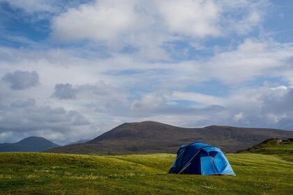 Escape the city chaos and embrace nature's tranquility while camping in Gurgaon.