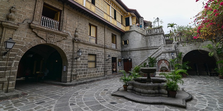 Casa Manila showcases colonial-era architecture and historical Filipino cultural artifacts.