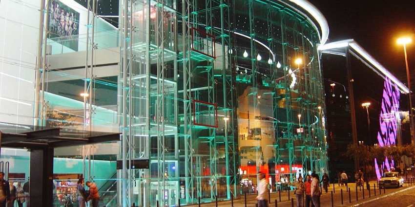 Image of the scenic Casino Lisnoa in the scenic city of Macau