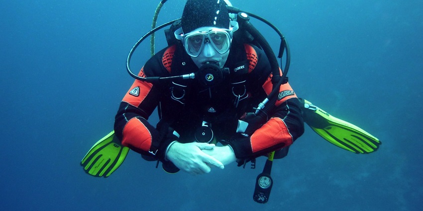 Cathedral-like underwater arches, the site has dramatic forms and a diverse marine ecosystem.