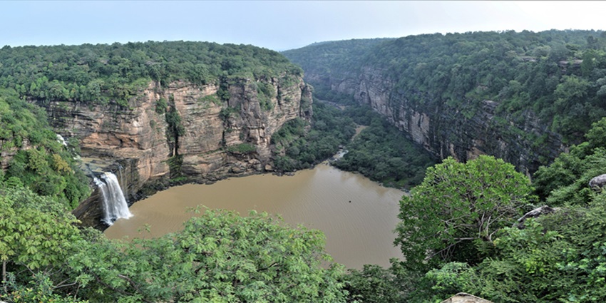 A scenic waterfall in Chandauli, one of the best places to visit near Varanasi within 100 km