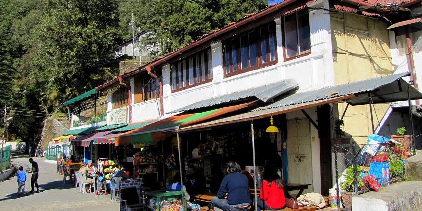 Char Dukan is one of the best places to visit in Landour for every traveller.