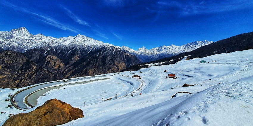 Chattrakund Lake is one of the best places to visit in Auli in December for all.
