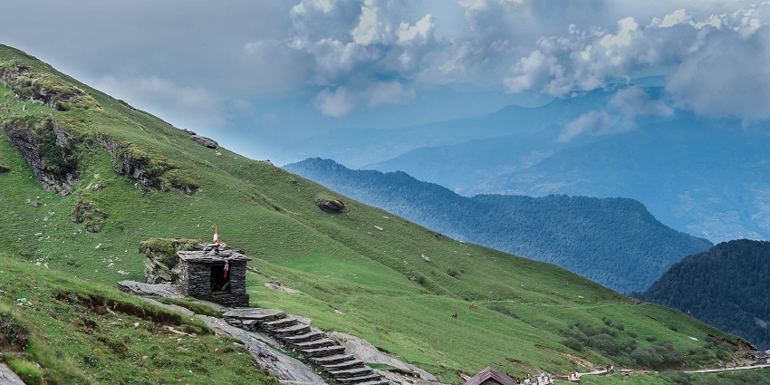 The picturesque hill station in Uttarakhand is a gateway to Tungnath Temple, featured in the Tungnath travel guide.