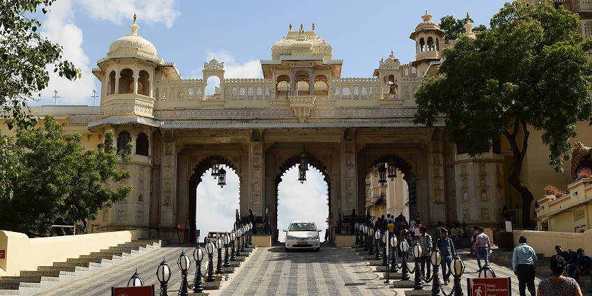 Majestic City Palace showcasing royal architecture and history.