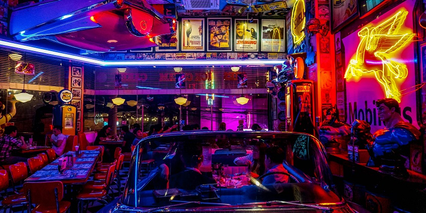 A night view of the crowd at Congo Bar, one of the best places for nightlife in Cancun.