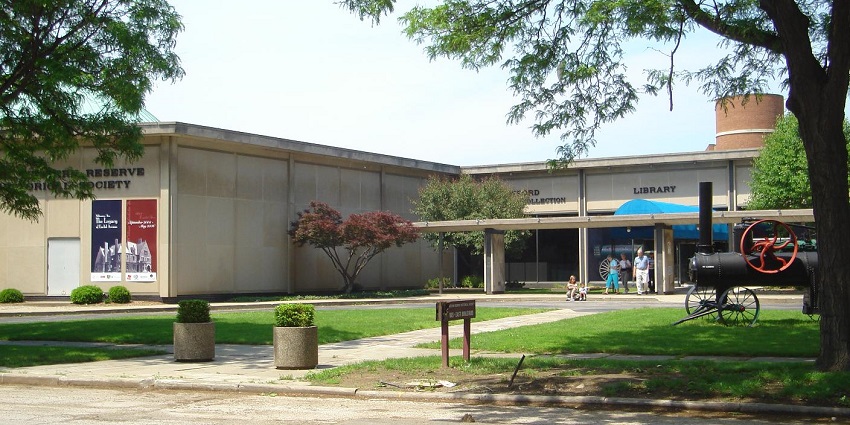 An image of the Cleveland Museum of Art close to the Crawford Auto-Aviation Museum.