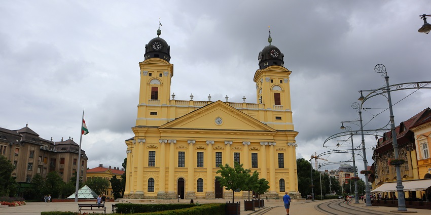 This place has a valuable cultural heritage which makes it believe in religious sites.
