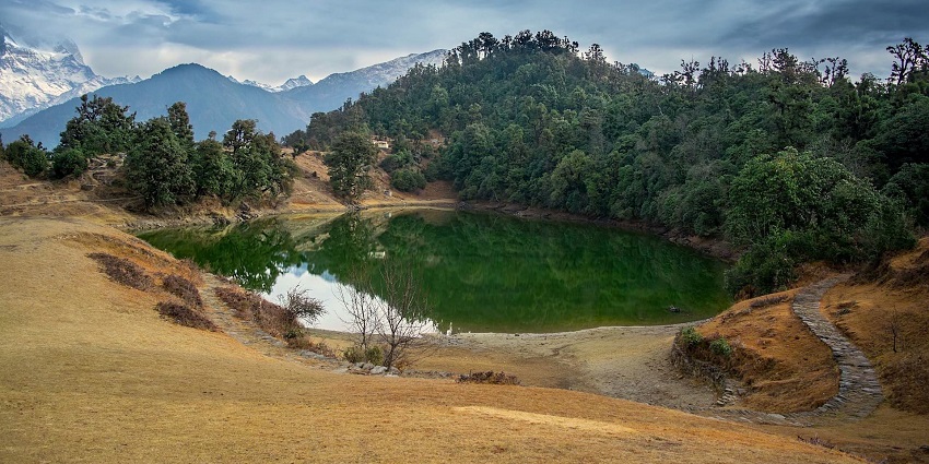 The exquisite lake in Uttarakhand, surrounded by the majestic Himalayas, is a must-visit as per the Tungnath travel guide.