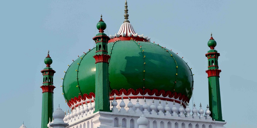 dewa sharif near lucknow is a famous shrine dedicated to the honour of the sufi saint haji waris ali shah