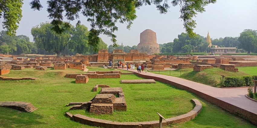 Dhamekh Stupa in Sarnath is one of the most amazing places to visit in Varanasi at night