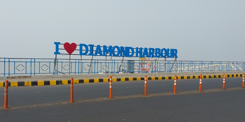 Unwind by the serene river views at Diamond Harbour, an ideal place to visit near kolkata within 50 kms
