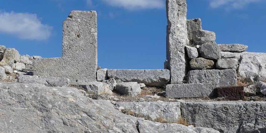 Discovering the Out Ancient Thera is one of the best things to do in Santorini.