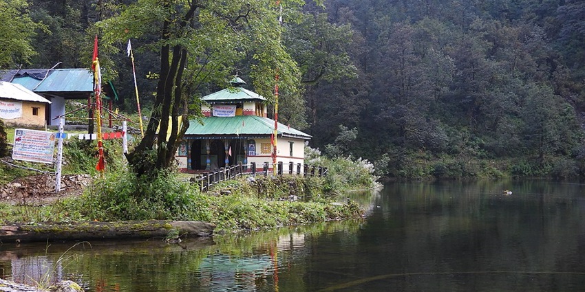 Dodi Tal is a peaceful and unique freshwater lake in this destination.