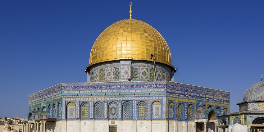 Iconic Islamic shrine with stunning architecture on Temple Mount.