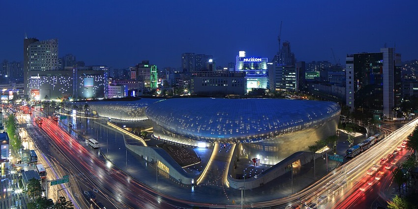 Futuristic architecture with exhibitions, shopping, and cultural events, is the best place to visit in Seoul.