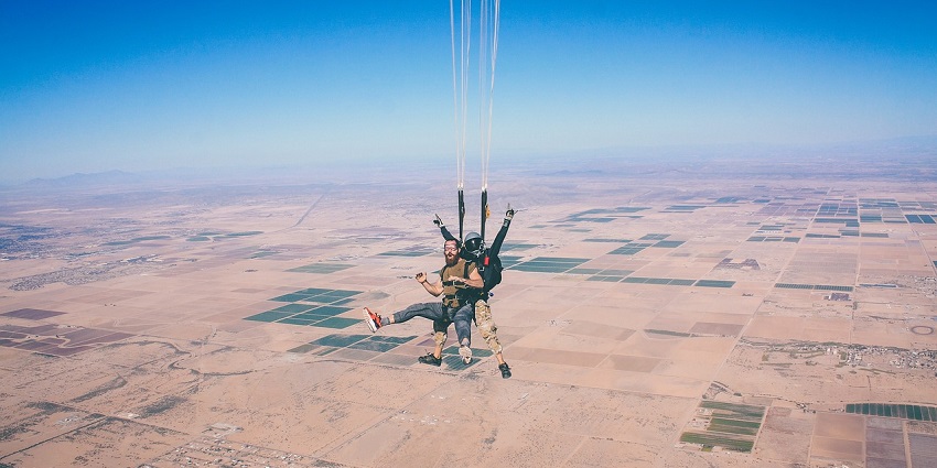 An image of a tandem skydive in Edmonton, a great skydiving spot in Canada.