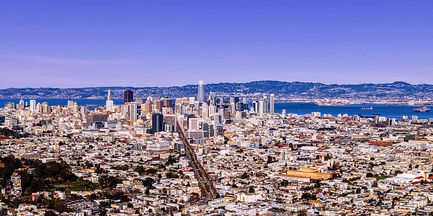A scenic view of Twin Peaks, perfect for a romantic Valentine's Day in San Francisco.