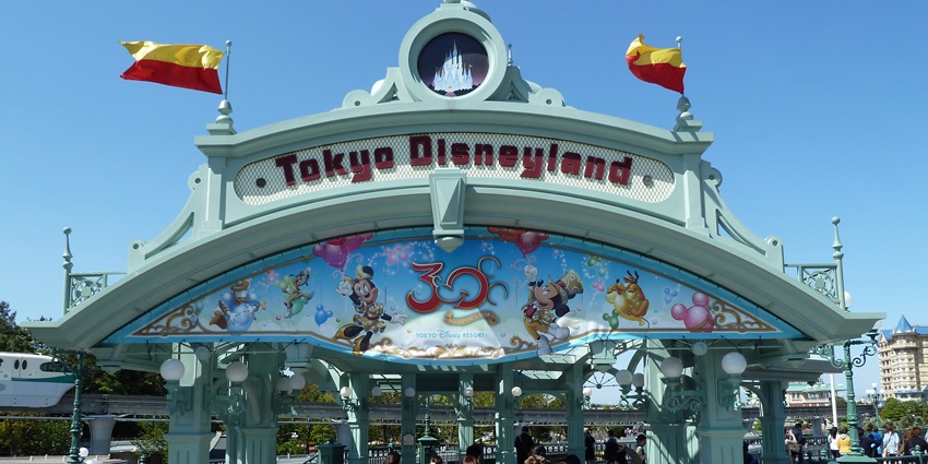 Try the exciting rides in Tokyo Disneyland, one of the most thrilling things to do in Japan in August.