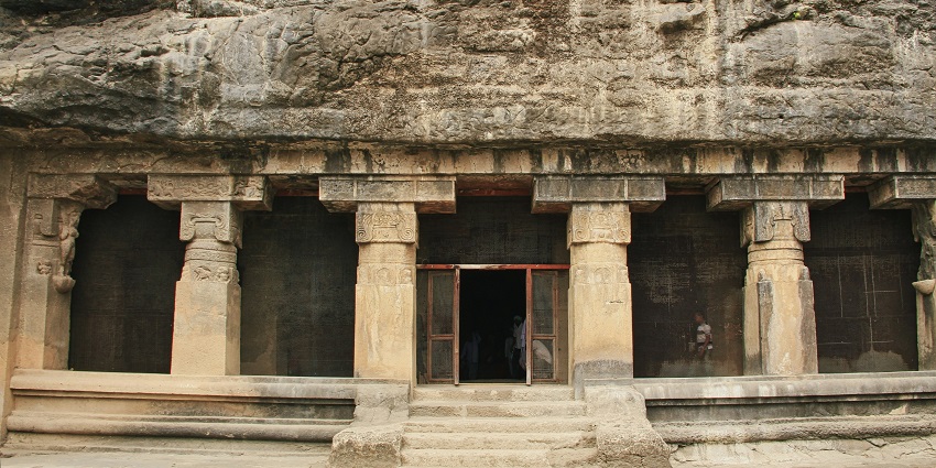 Explore the ancient caves of the Ajanta Temple in Maharashtra for a grand holiday