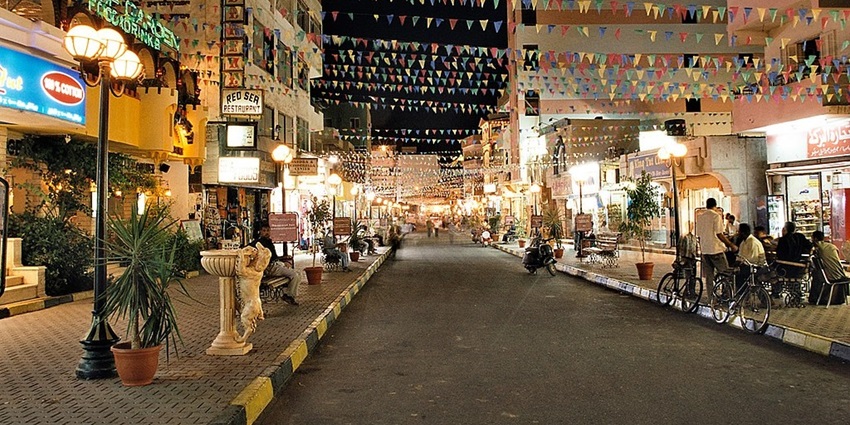 A marketplace in El Dahar, the Old Town of Hurghada, is looking lively during night.