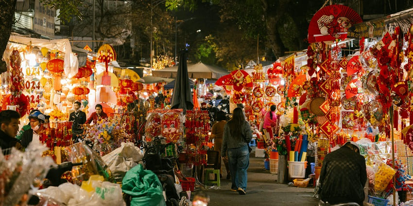 Image of the beautiful Chinese market in the city