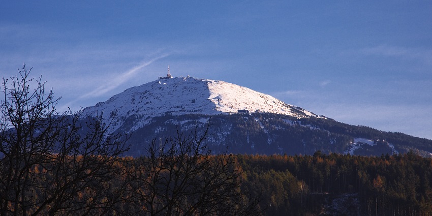 An image of Patscherkofel Mountain, offering the best activities.