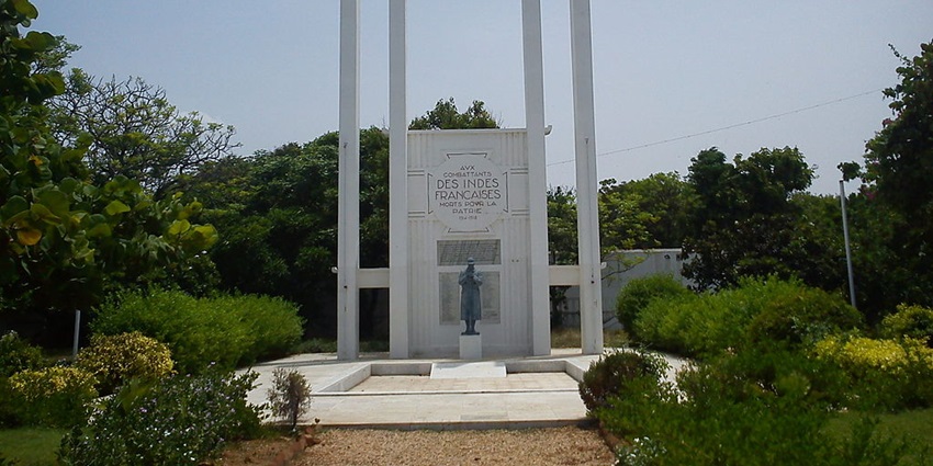 An image of the French War Memorial, highlighting the historical monument and its lush gardens.
