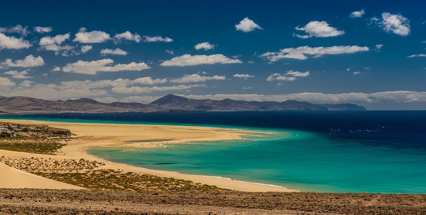 Fuerteventura travel guide highlights stunning beaches, volcanic landscapes, and culture.