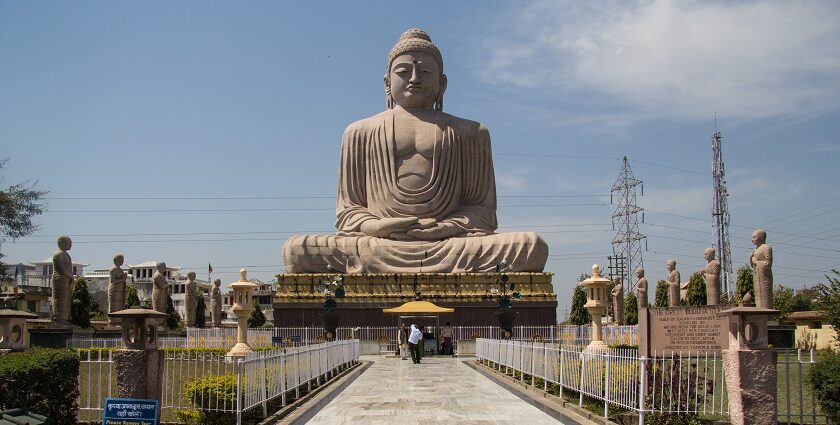 Gaya travel guide highlights the Buddha statue in Bodh Gaya, its culture and history