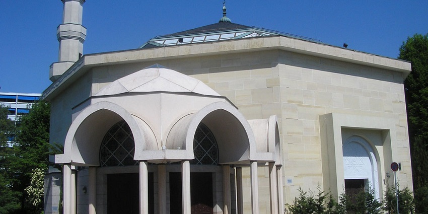 Switzerland’s largest mosque, Geneva Mosque is one of the major religious sites.