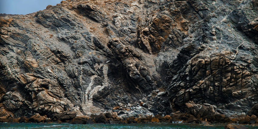 Going on a day trip to Delos is one of the most amazing things to do in Mykonos for all.