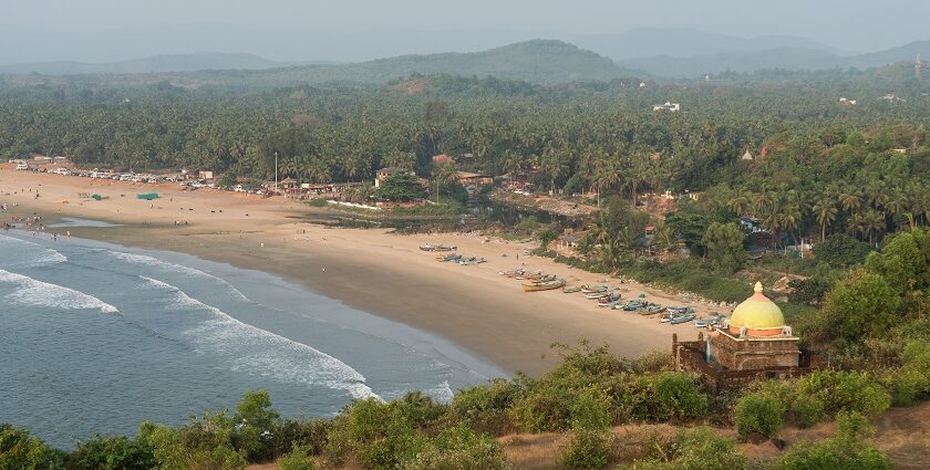 Gokarna travel guide showcases temples and the confluence of the Chandramati and Suryamati rivers.