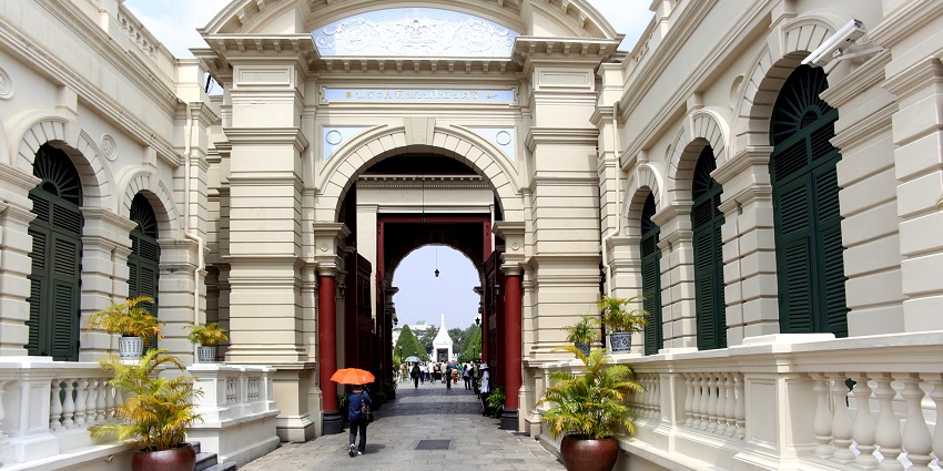 Majestic architecture and rich Thai cultural heritage, are highlighted in the Bangkok travel guide