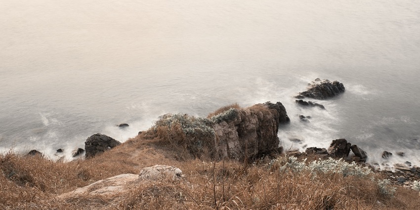 An image of Hafnaberg Sea Cliffs, a famous place.