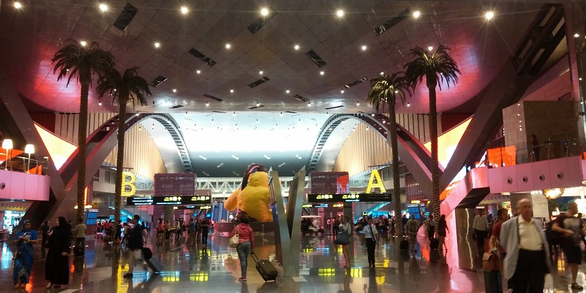 Modern airports in Qatar with excellent services, shopping, dining, and art displays.
