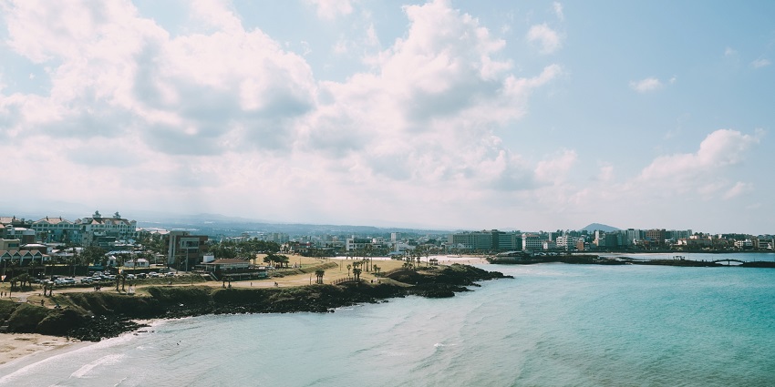 Hamdeok Beach, one of the beautiful beaches in South Korea, offers clear waters.