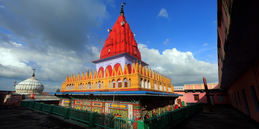 Revered temple dedicated to Lord Hanuman, offering panoramic views.