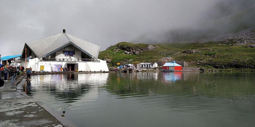 Hemkund Sahib is one of the revered places to visit in Chamoli.