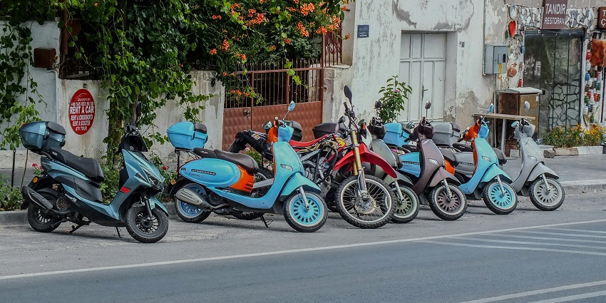 A serene picture of rental bikes in a row to explore Bali and other beaches