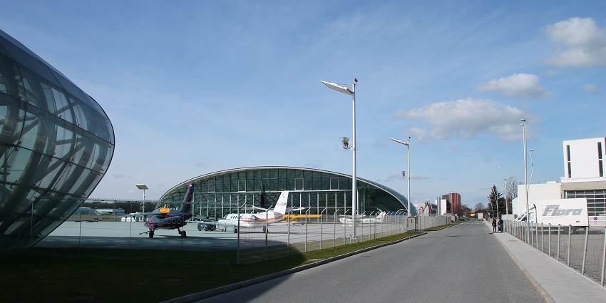 A picture of the Salzburg Airport to reach the main destination.