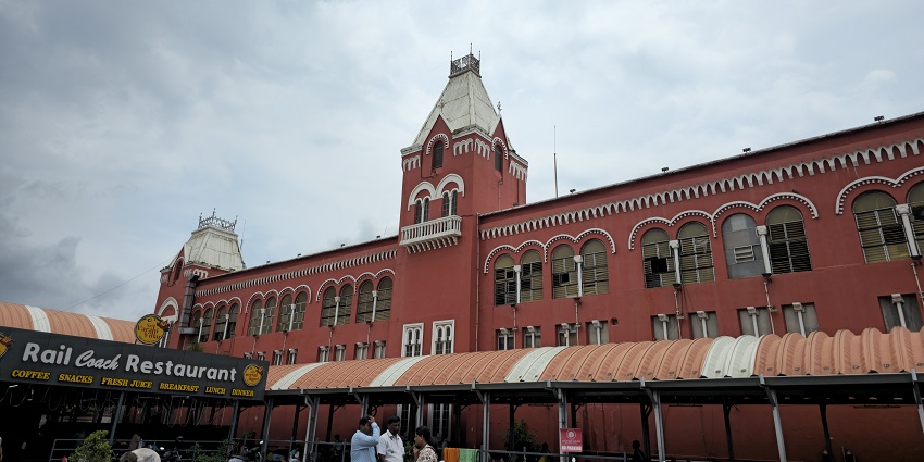 A view of Chennai Central, one of the ways to reach the National Art Gallery Chennai.