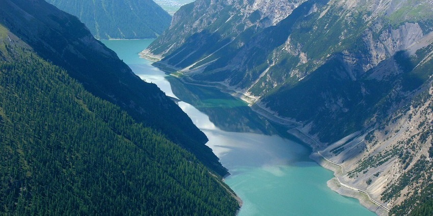Exploring the neighboring valleys and mountains of the main destination.