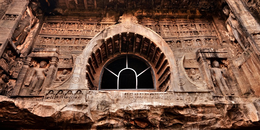 You can travel to this temple via rail, road and air as it is a majestic site to look at.