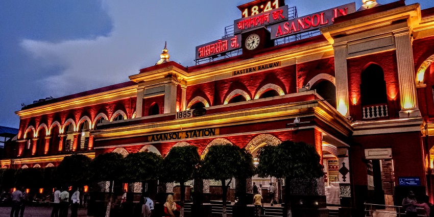 A view of the Railway Station at night located nearest to the destination.