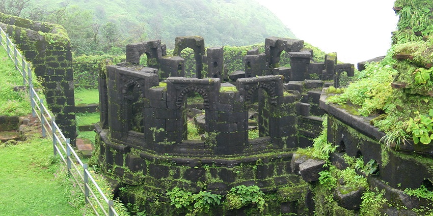 An image of the Raigad Fort, one of the best tourist spots located in Maharashtra.