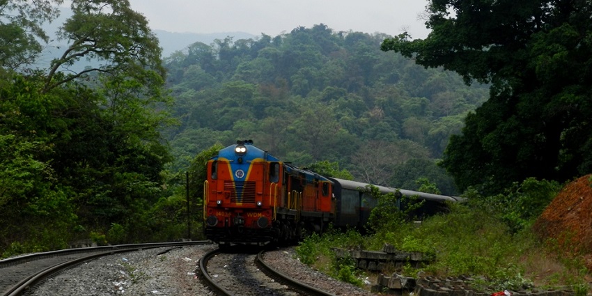 An image of Amravati arrived in Sonalium without a banker at the Amravati railway station.