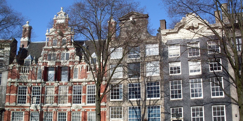 Huis Bartolotti, a place near Anne Frank Museum, was built in the 17th century