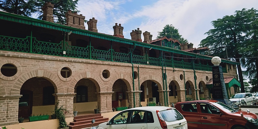 A view of the popular Indian Veterinary Research Institute which was built in 1893.